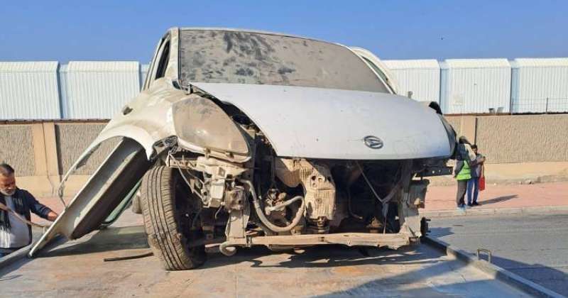رفع 9 سيارات وقوارب مهملة خلال جولات ميدانية في «مبارك الكبير»
