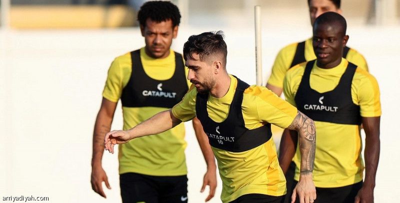 البطائح وشباب الأهلي يجهزان الاتحاد في دبي