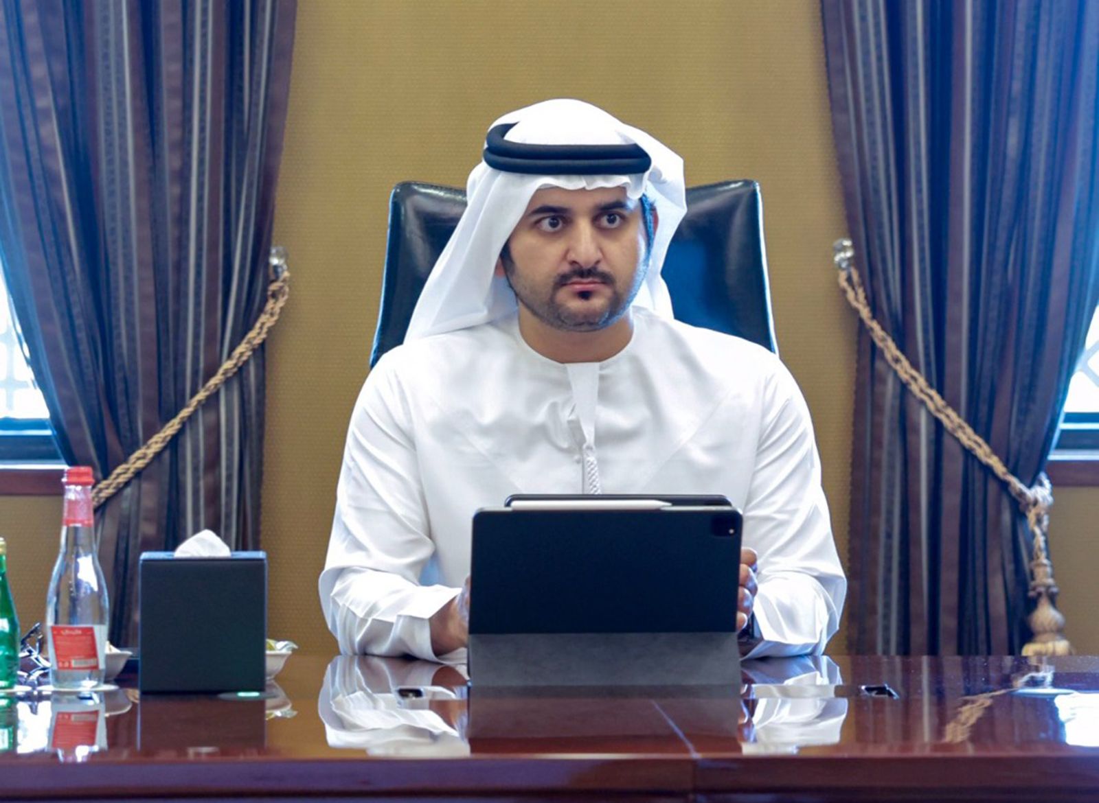 مكتوم بن محمد: نعمل على تطوير المنظومة القضائية وتمكين الكفاءات القانونية الإماراتية