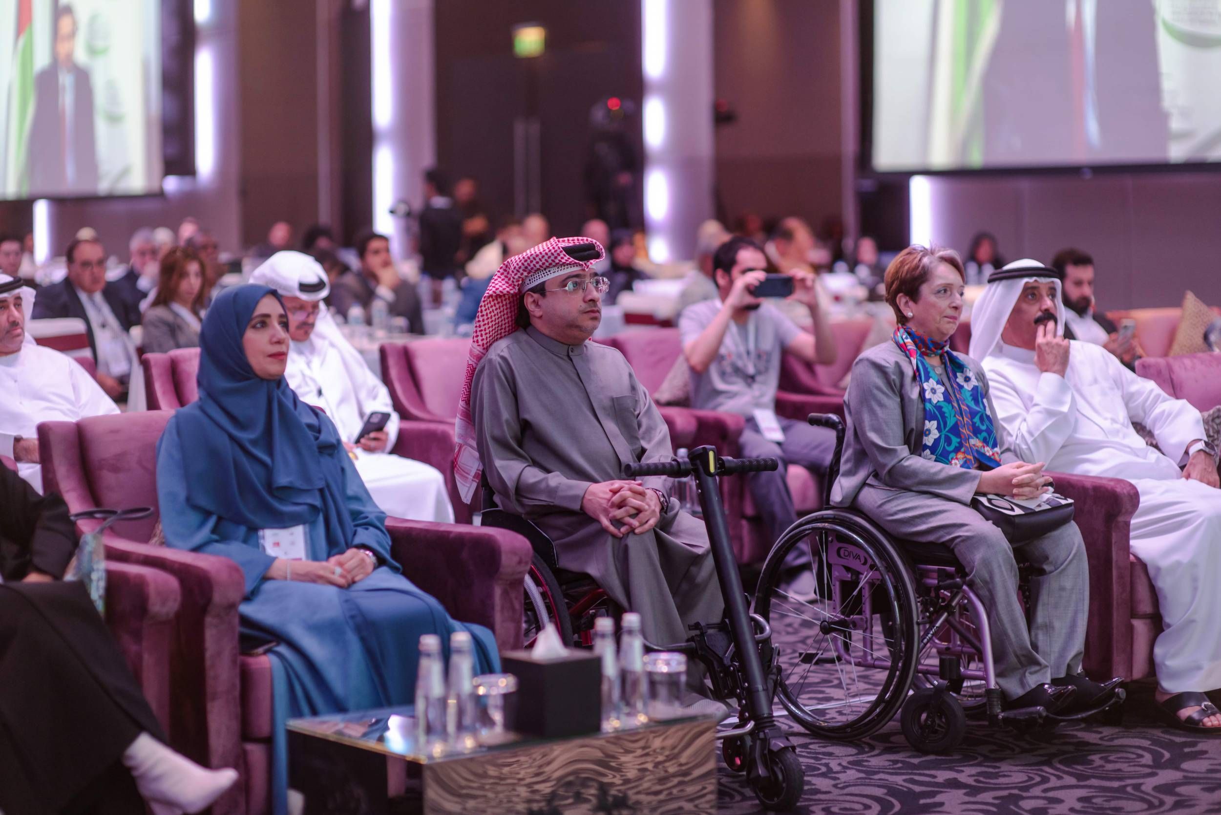 أحمد بن سعيد: الإمارات تسعى لتكون أفضل وجهة في العالم