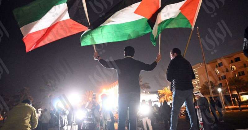 وقفة تضامنية مع أهل غزة في ساحة الإرادة