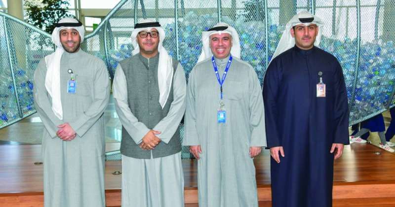 ممثلو هيئة البيئة والمركز العلمي عقب الاجتماع