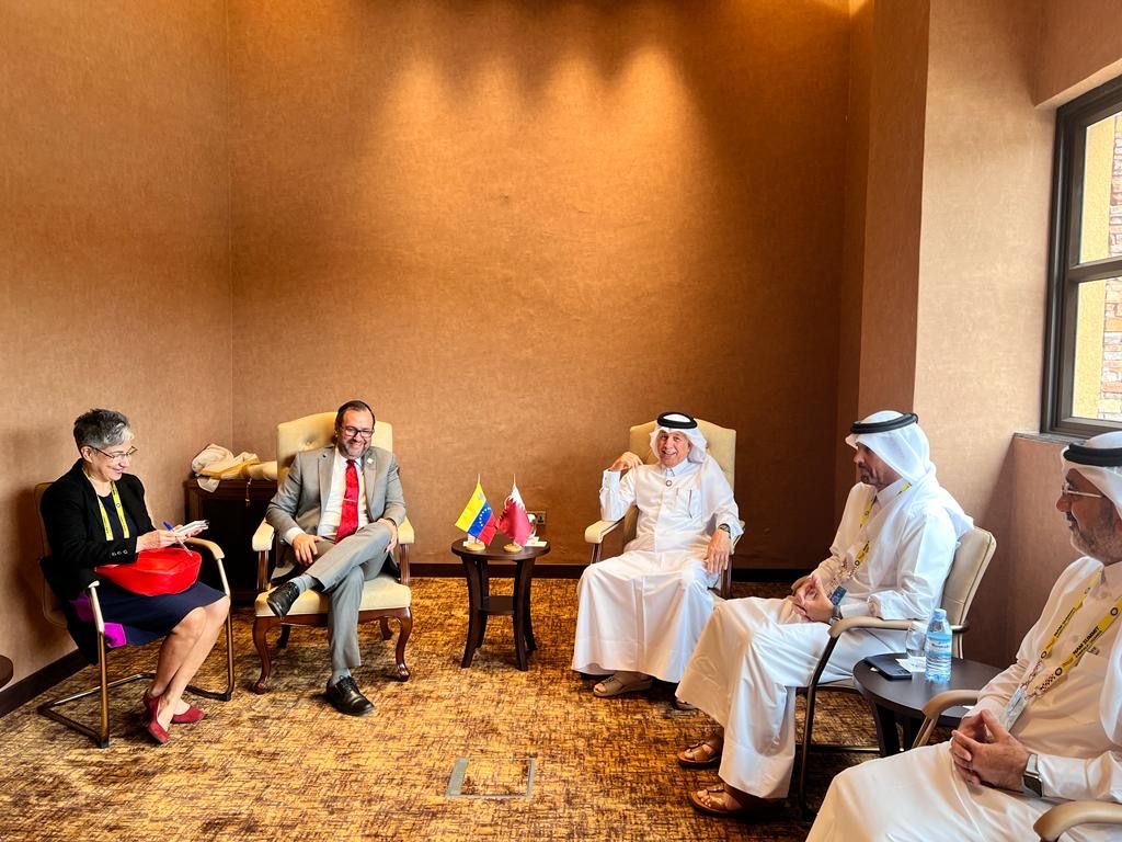 وزير الدولة للشؤون الخارجية يجتمع مع وزيري خارجية فنزويلا وبنغلاديش