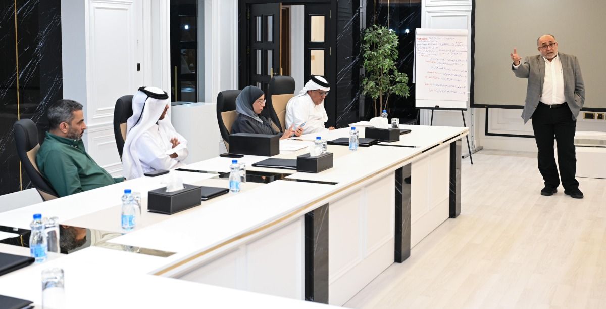 "القطري للصحافة"يختتم دورة "التحليل السياسي للإعلاميين"