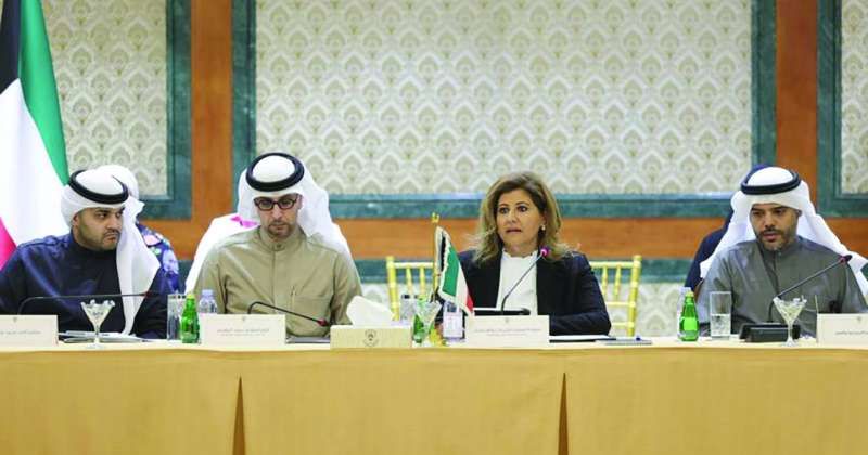جواهر الصباح لدى مشاركتها في اللقاء التعريفي لأعضاء لجنة إعداد التقارير