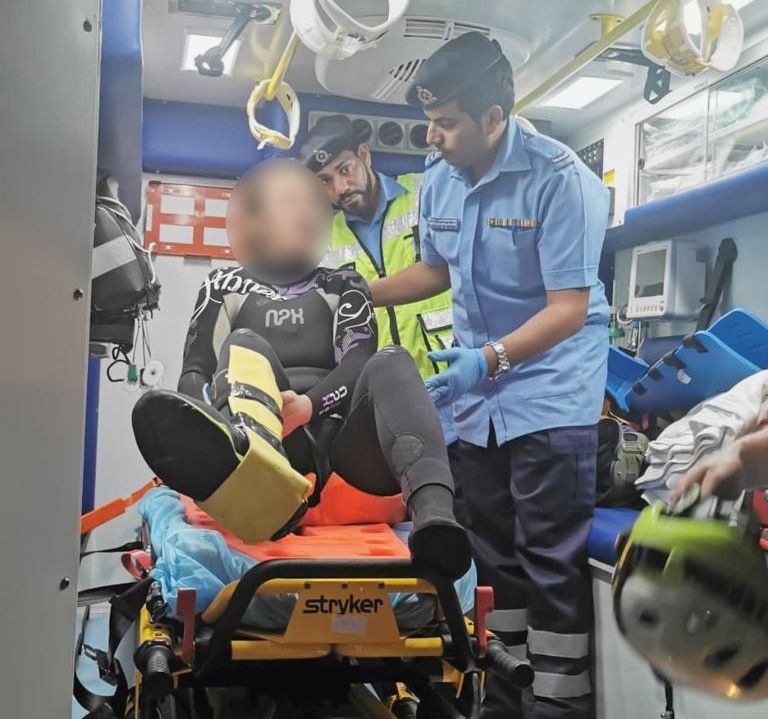 “الدفاع المدني ” يستجيب لحادث سقوط امرأة أثناء ممارستها لرياضة المسير الجبلي