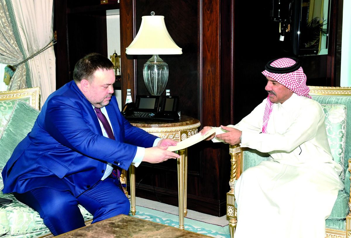 رئيس الوزراء يتلقى رسالة خطية من وزير خارجية بيلاروسيا