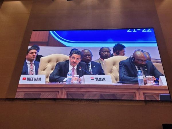 الحكومة اليمنية: بلادنا من أكثر الدول تضرراً من "الأعمال الإرهابية" للحوثيين في البحر الاحمر وباب المندب