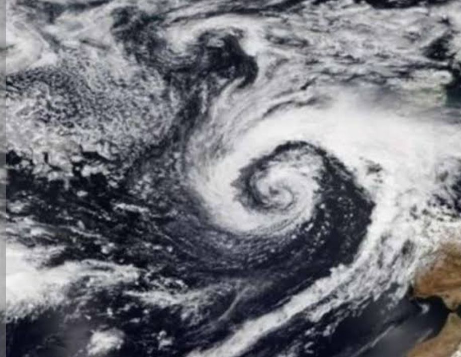 بدءً من مساء اليوم .. تأثر أجواءنا بأخدود من منحفض جوي