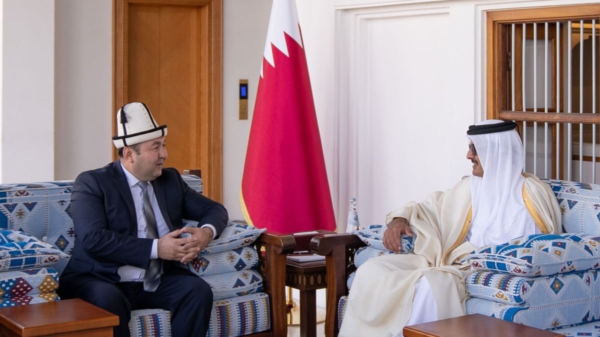 سمو الأمير يتسلم أوراق اعتماد ستة سفراء جدد لدى الدولة