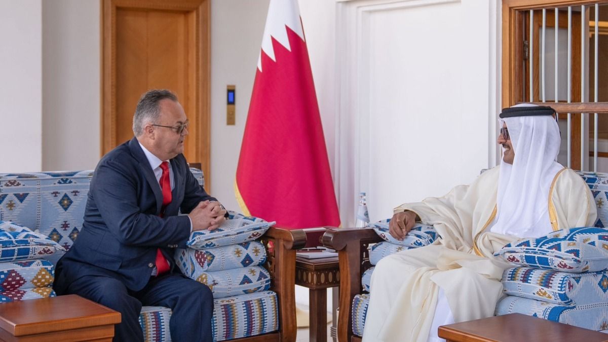 سمو الأمير يتسلم أوراق اعتماد ستة سفراء جدد لدى الدولة