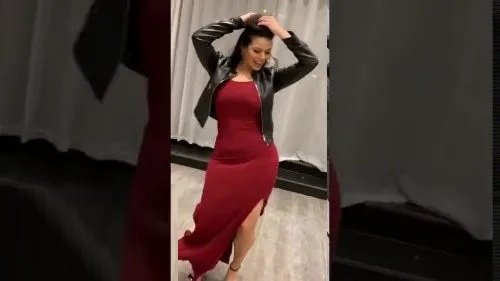 ولعت النت: لورديانا في وصلة رقص بلدي بقميص نوم هيطير عقلك ومتابع: كسحت سما المصري