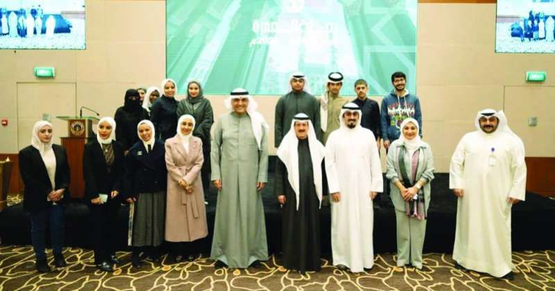 الوزير الغريب والبرجس والمكرّمون في لقطة جماعية