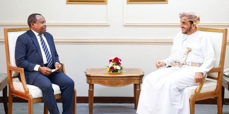 سلطنة عُمان وحكومة زنجبار تستعرضان أوجه التعاون الثنائي وفرص تعزيزها