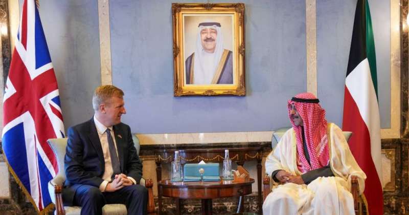 رئيس الوزراء يستعرض ونائب رئيس الوزراء البريطاني أوجه التعاون بين البلدين
