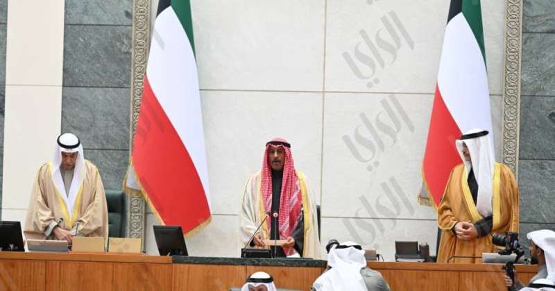 نائب الأمير والحكومة يؤدون اليمين الدستورية في مجلس الأمة