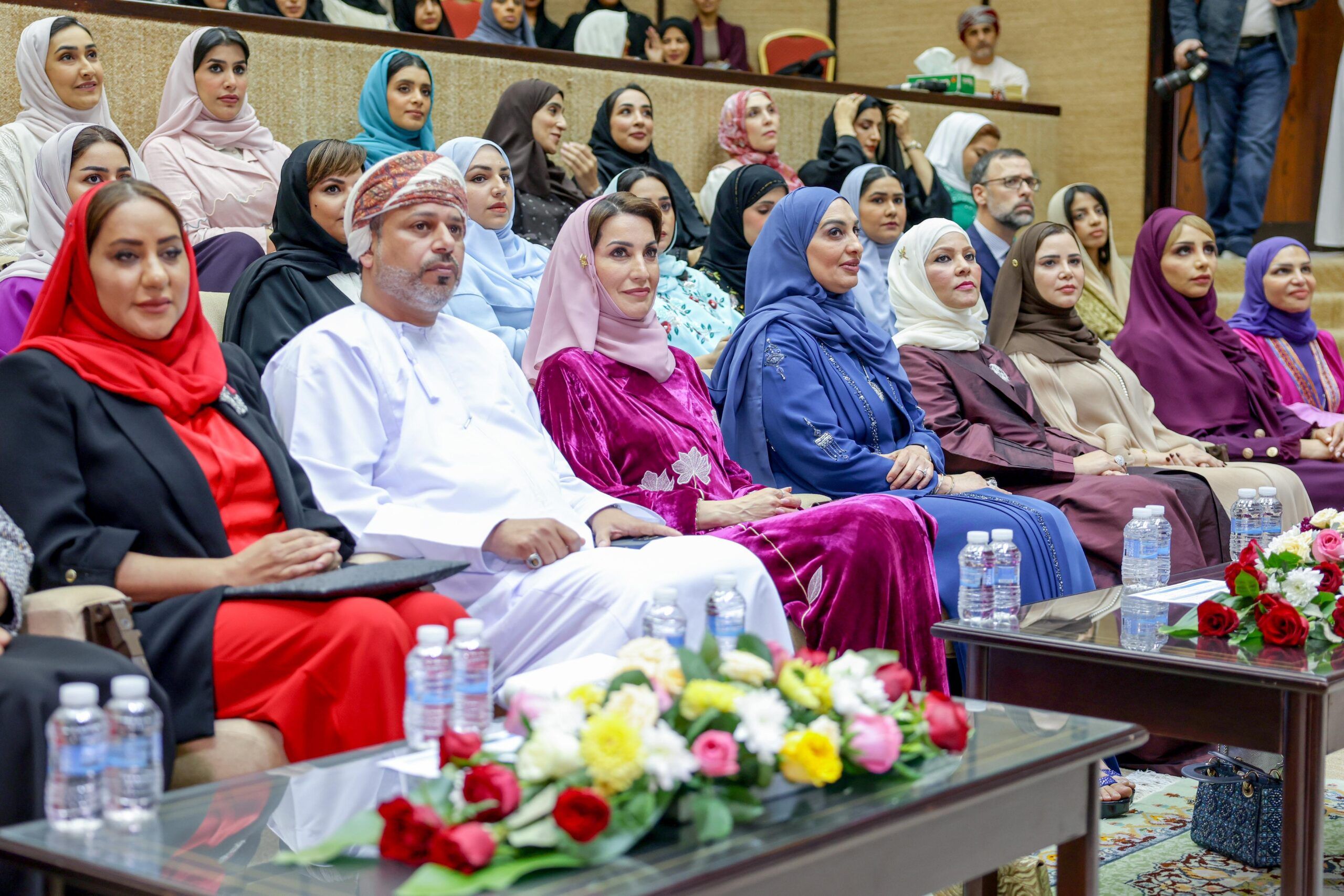 “المرأة في القمة” يستعرض فرص تمكين صاحبات الأعمال