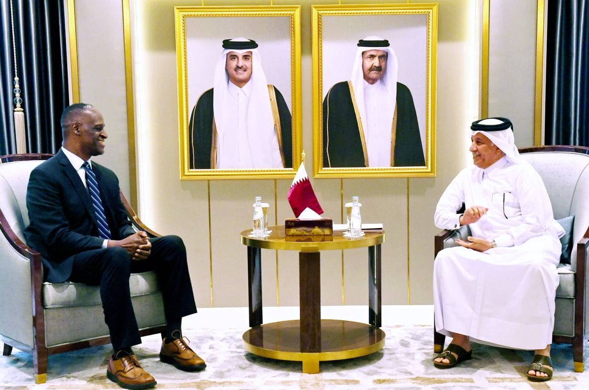 المريخي يجتمع مع السفير الأمريكي