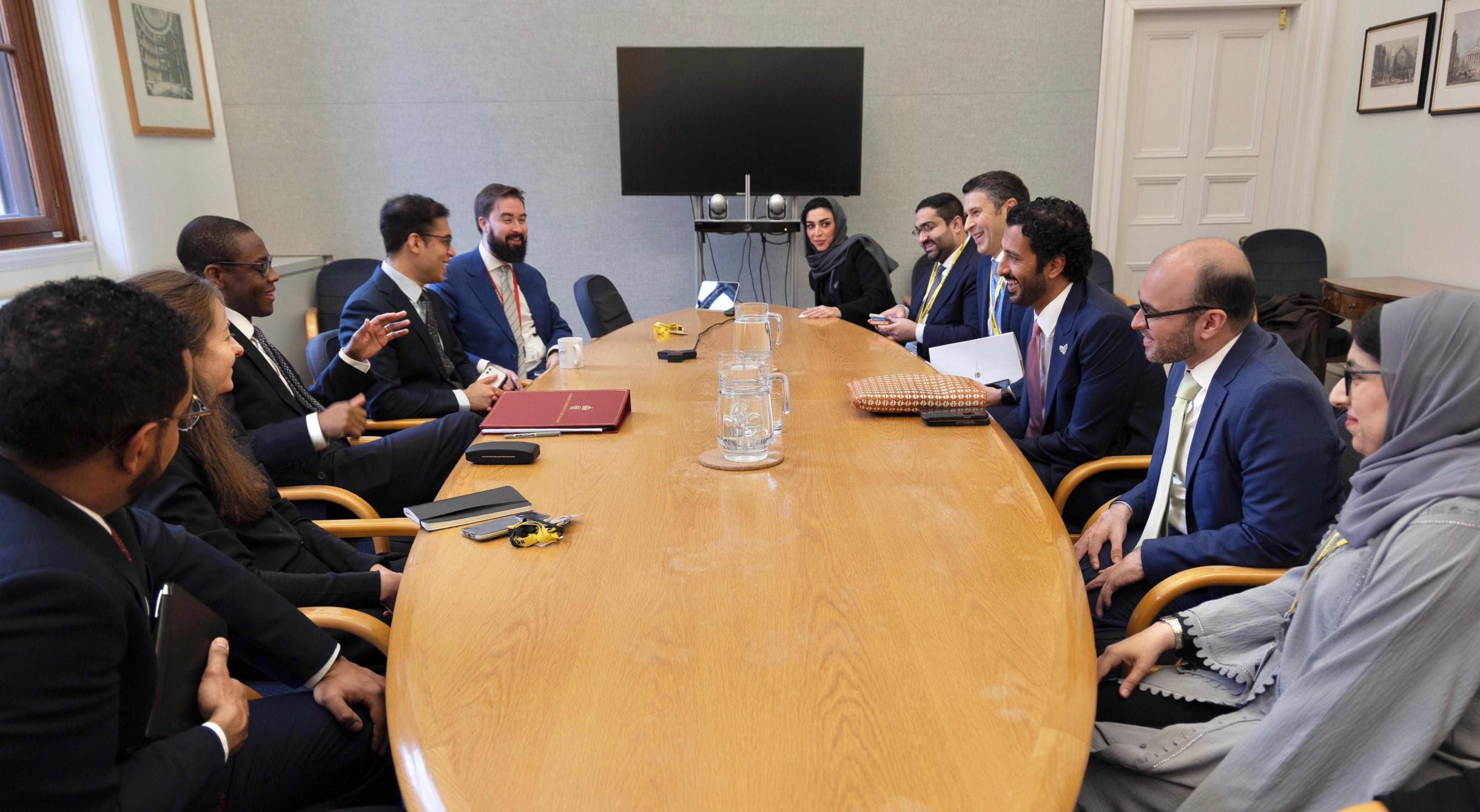 الإمارات والمملكة المتحدة تبحثان تنمية الشراكة الاقتصادية وتوسيع التعاون