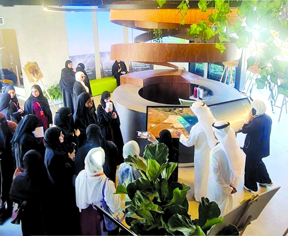 أصدقاء البيئة ينظم رحلة للطالبات إلى إكسبو