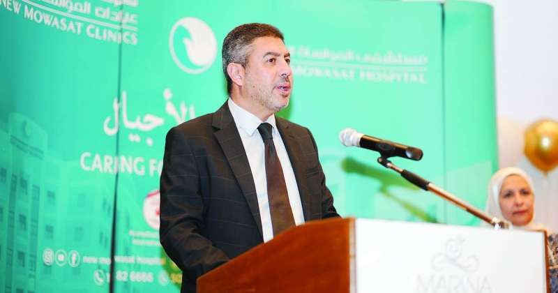 مستشفى وعيادات المواساة الجديد تكرم موظفيها العاملين بها لسنوات