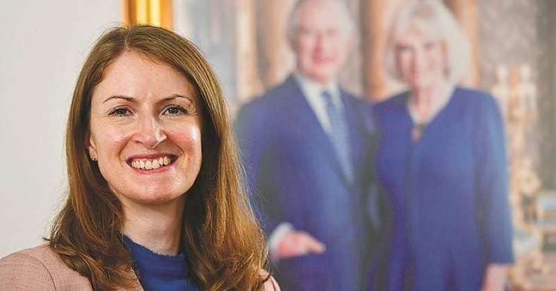 السفيرة البريطانية: نرحب بالمزيد من الزوار الكويتيين بعد طرح تصريح السفر الإلكتروني غداً