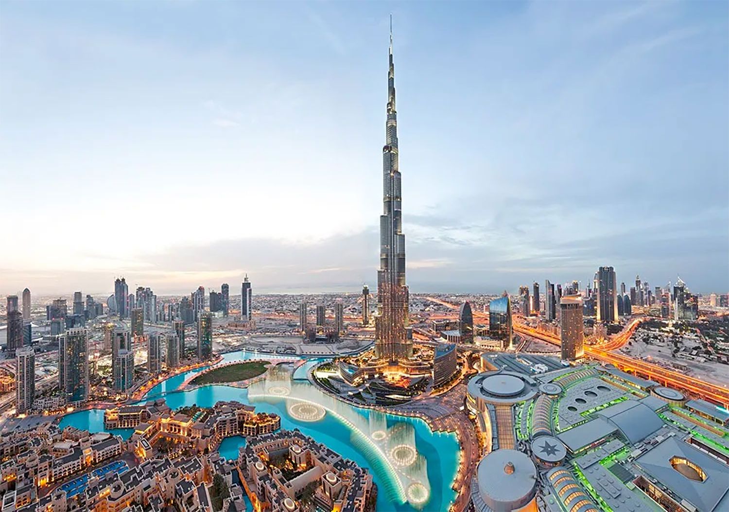 حكومة الإمارات.. ريادة عالمية في الخدمات وجودة الحياة