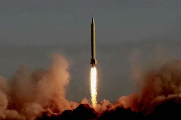 الحوثيون يعلنون تنفيذ عملية عسكرية على إسرائيل بصواريخ باليستية