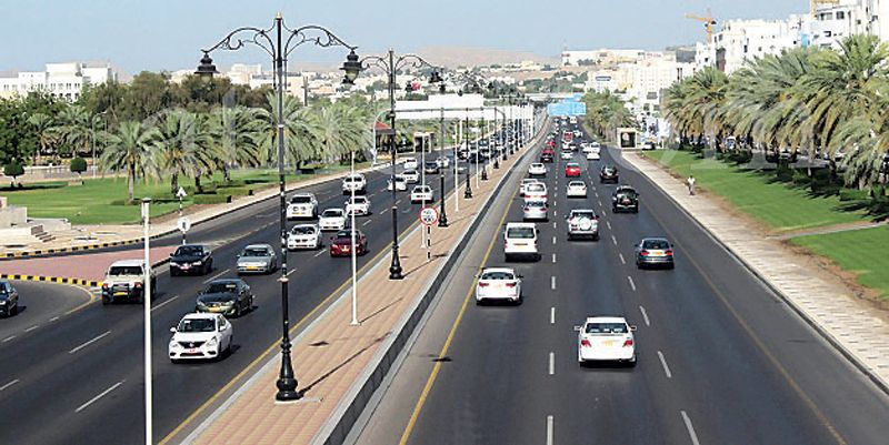 كم بلغ عدد المركبات المسجلة بسلطنة عمان حتى ديسمبر 2023 ؟