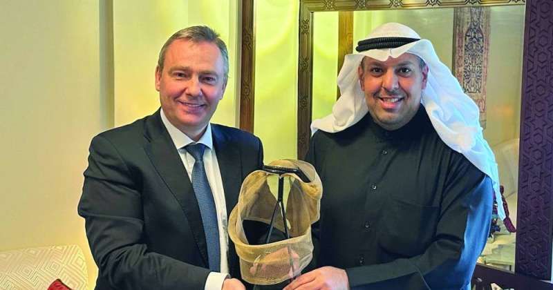 العنجري مكرماً السفير الروسي