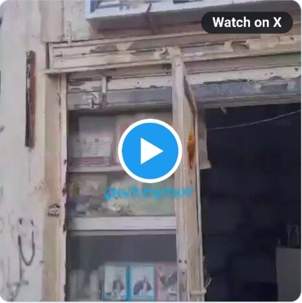 مواطن سعودي حاول فتح بقالة مقفلة لمدة 33 عام …لن تصدق ماالذي عثر عليه بداخلها!؟