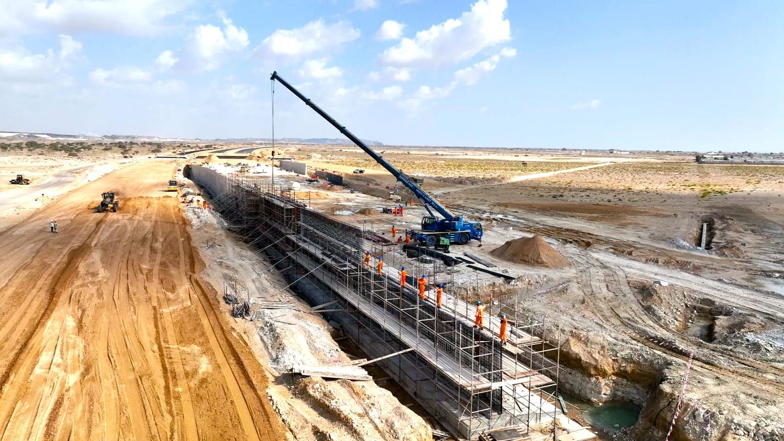 34.5 % نسبة إنجاز أعمل الطريق الوطني بالدقم للمرحلة الأولى