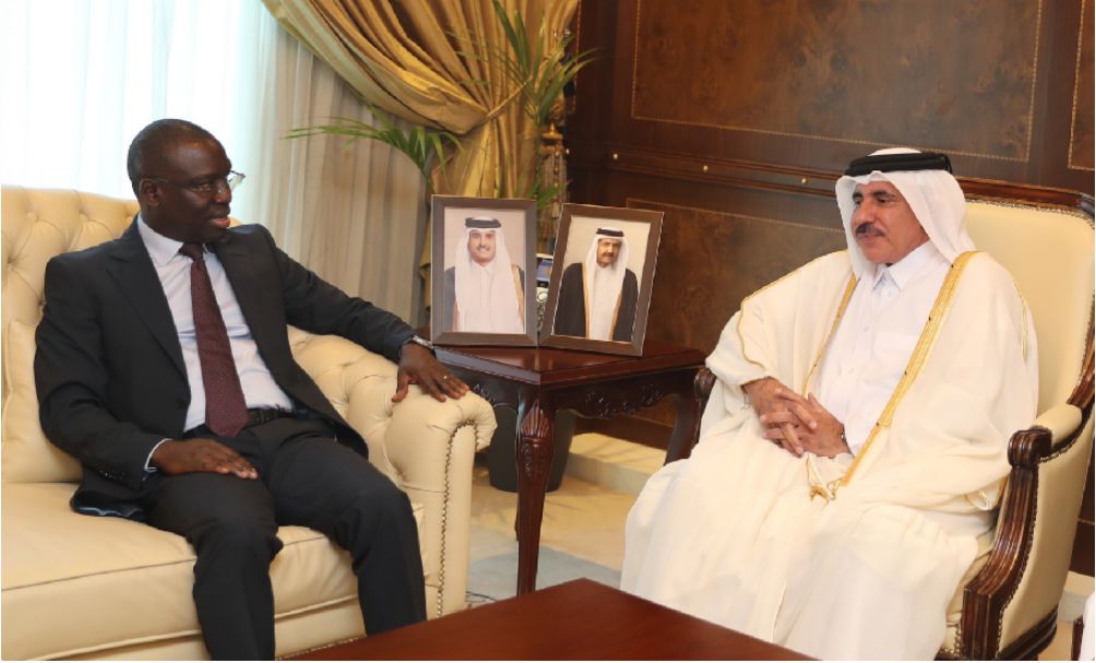 وزير المواصلات يجتمع مع وزير النقل الجوي السنغالي