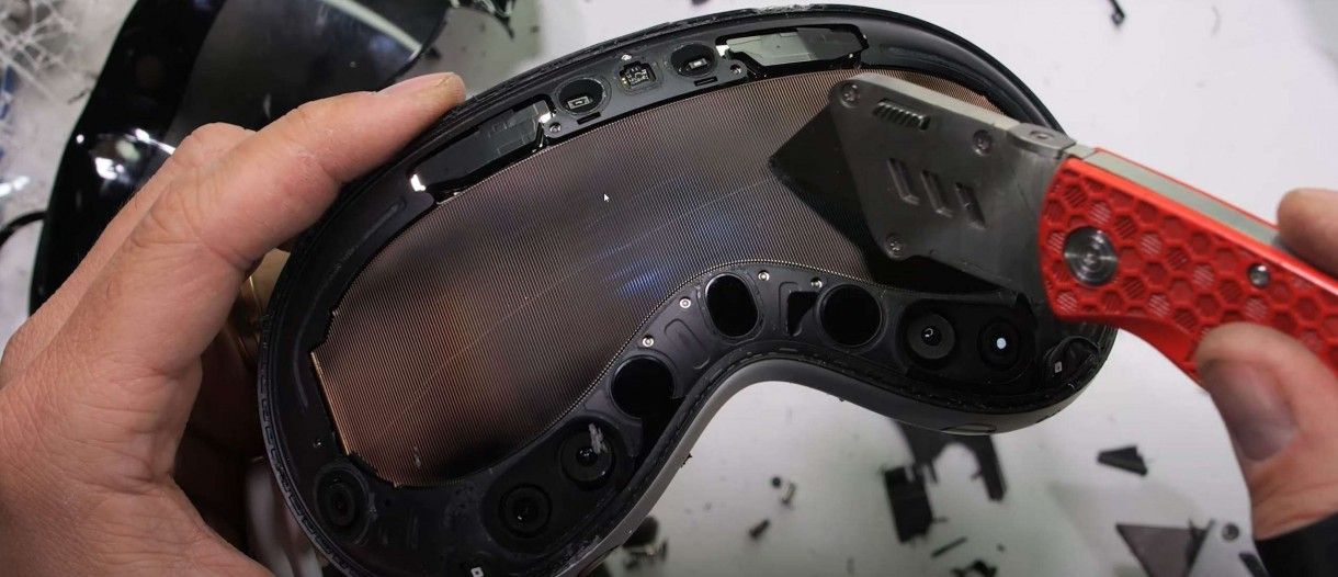 بالفيديو.. اختبار صلابة نظارات أبل فيجن برو الجديدة