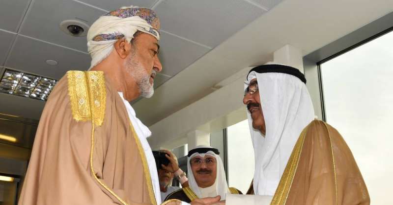 سمو أمير البلاد يغادر سلطنة عمان
