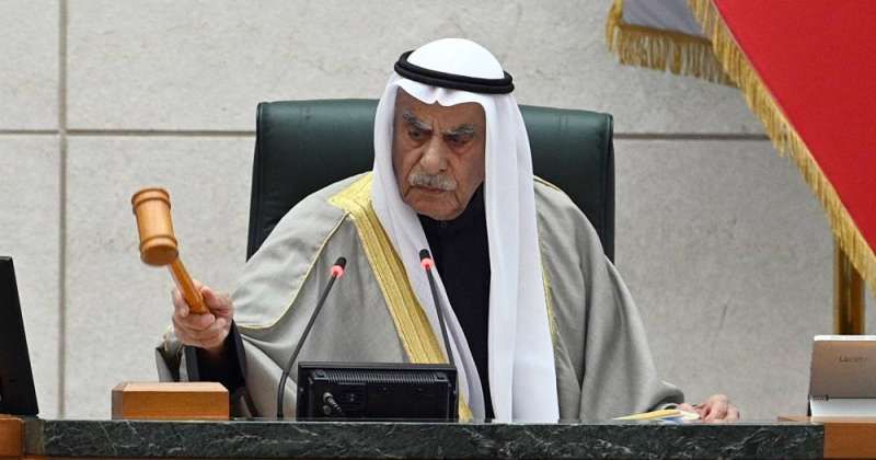 السعدون مترئساً جلسة المجلس أمس (تصوير نايف العقلة)