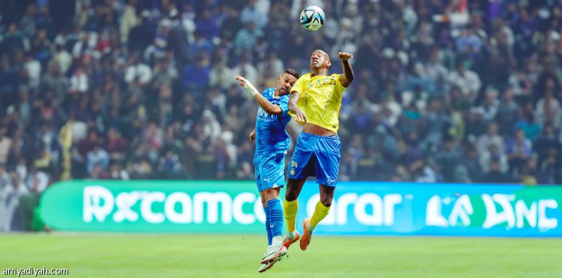 الصفراء عادة تاليسكا ضد الهلال