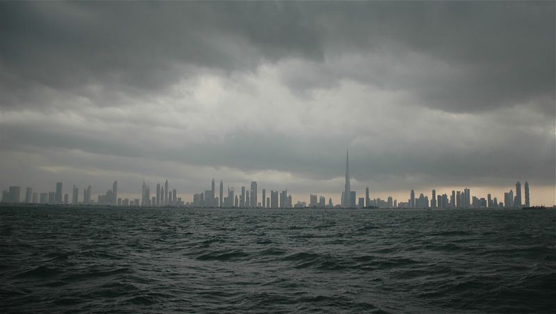 طقس الإمارات غداَ.. أمطار مختلفة الغزارة مصحوبة بالبرق والرعد