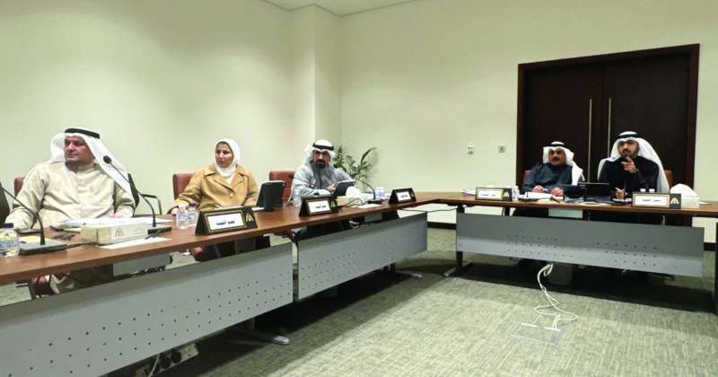 جانب من اجتماع لجنة الفروانية في المجلس البلدي