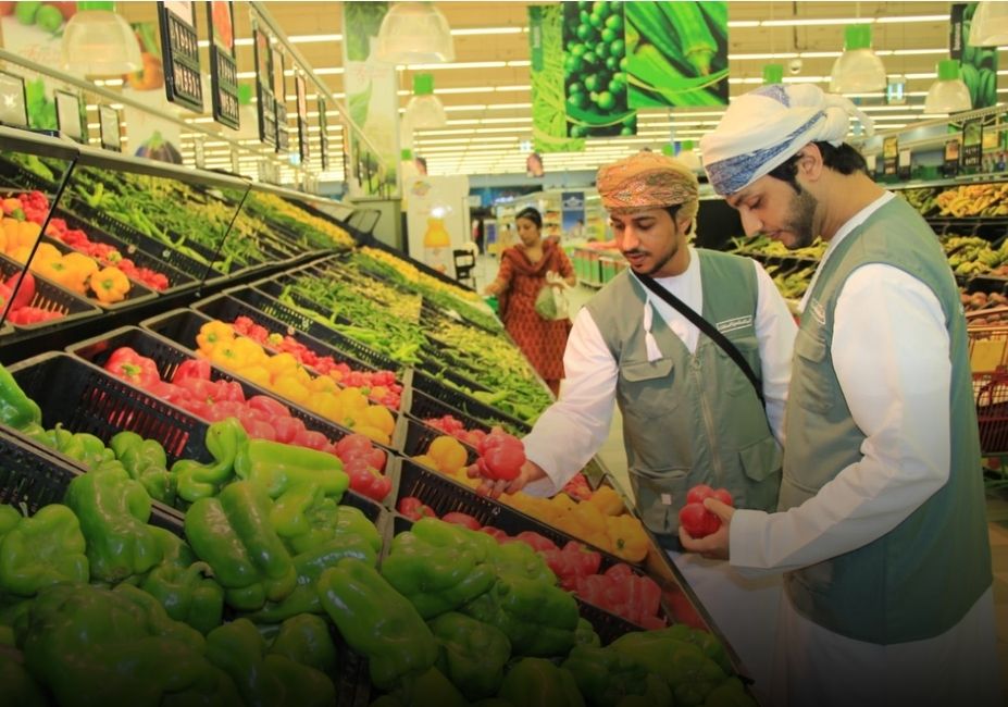 حماية المستهلك تشكل فرقًا لتغطية أسواق المحافظات أثناء الحالة الجوية