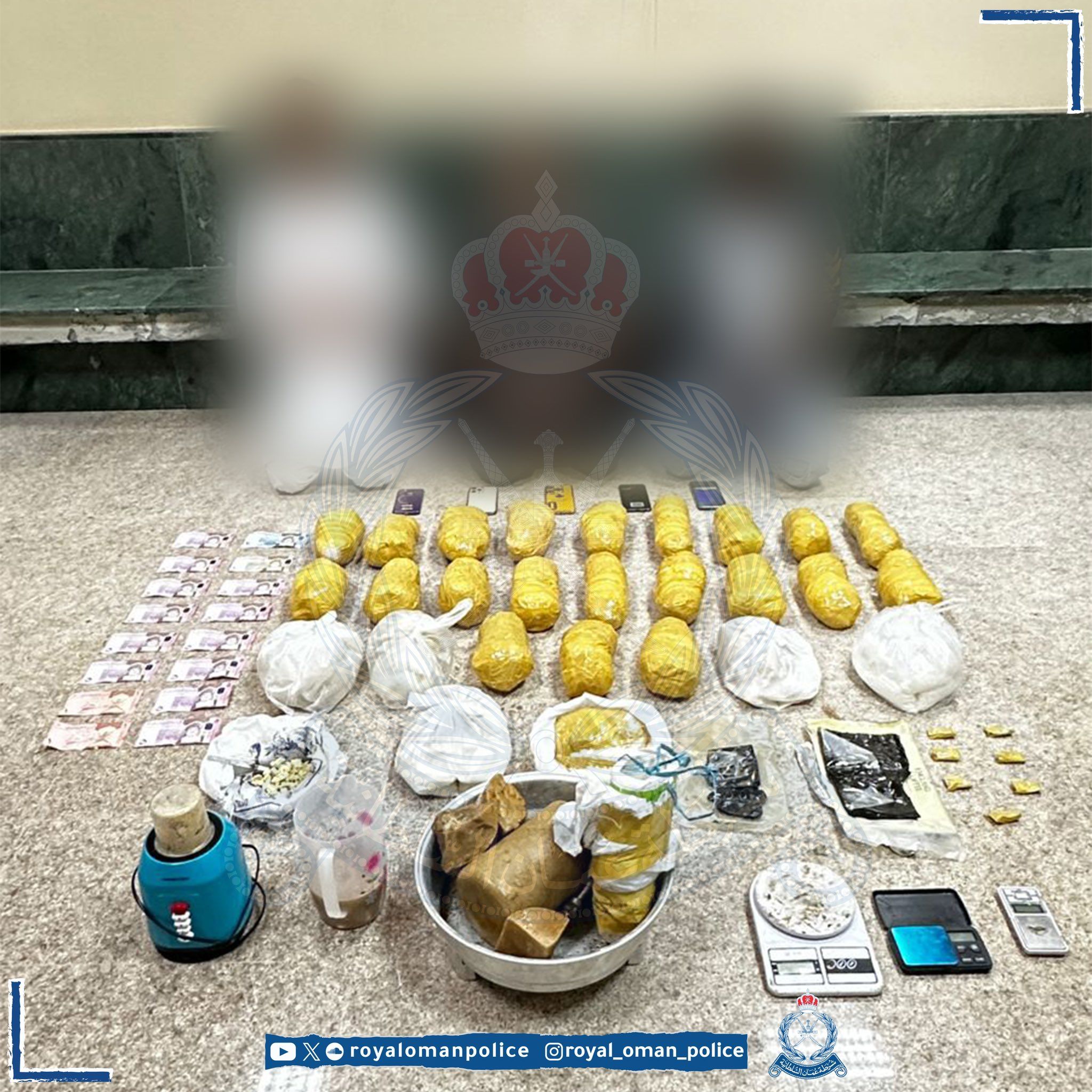 بحوزتهم 30 كجم من المخدرات .. القبض على 3 آسيويين