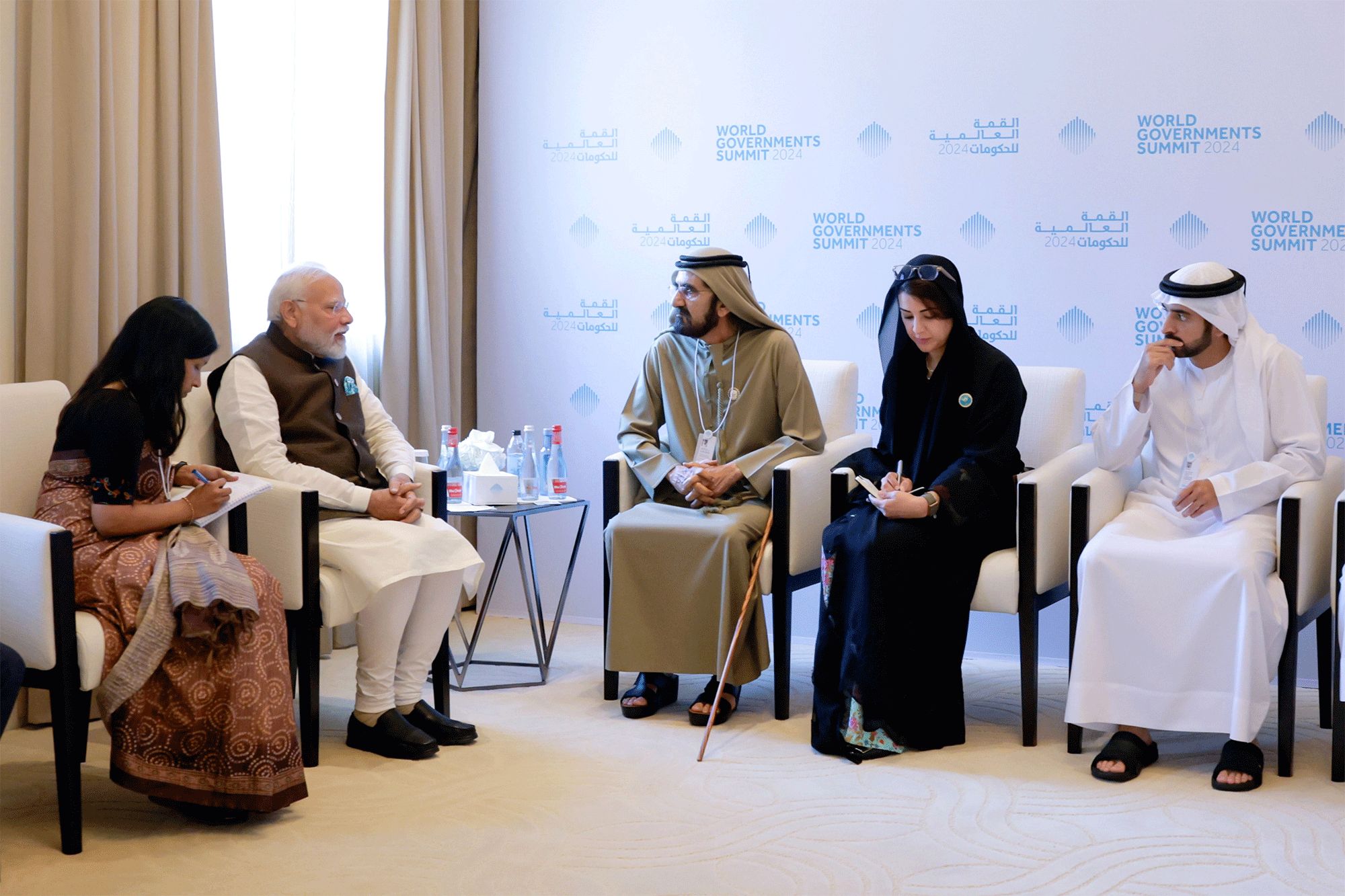 محمد بن راشد يلتقي ناريندرا مودي ويؤكد عمق العلاقات الإماراتية الهندية