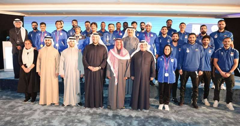 رئيس الوزراء لأبطال اليد: سمو الأمير مؤمن بأنكم نتاج بذرة صالحة زرعها الآباء والأجداد