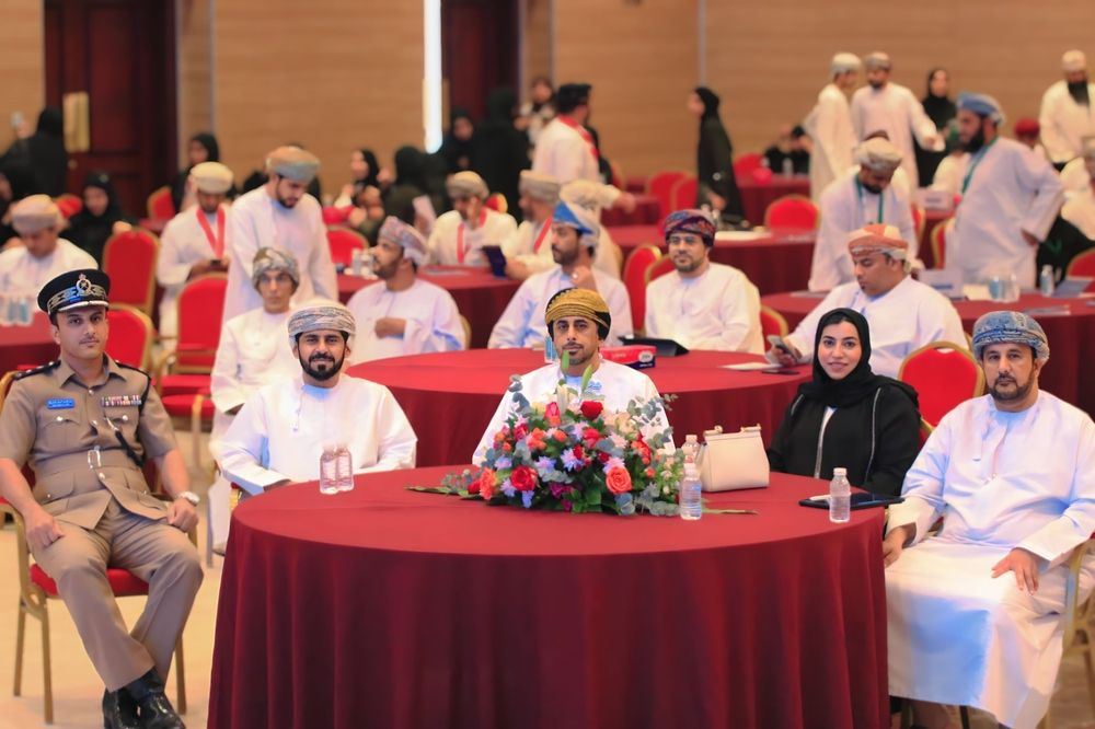 لقاء يعزز نهج الشراكة المجتمعية مع رواد الأعمال بجنوب الباطنة