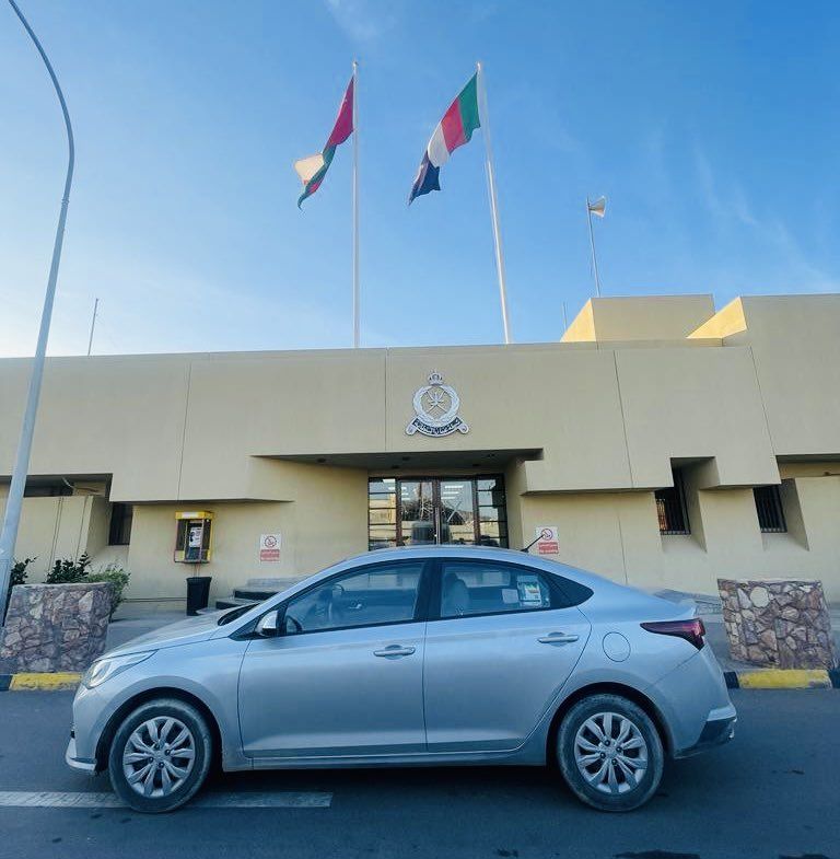 إيقاف سائق مركبة عرض حياته وحياة الآخرين للخطر