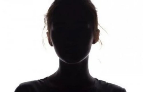 فنانة مصرية شهيرة ..تصرخ بشكل هستيري بعدما تحول مشهد معاشرتها إلى حقيقة؟