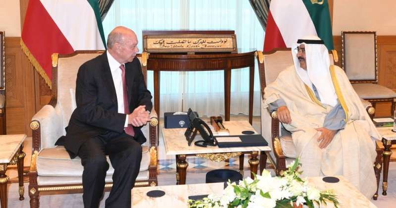 سمو الأمير يستقبل رئيس مجلس الأعيان الأردني