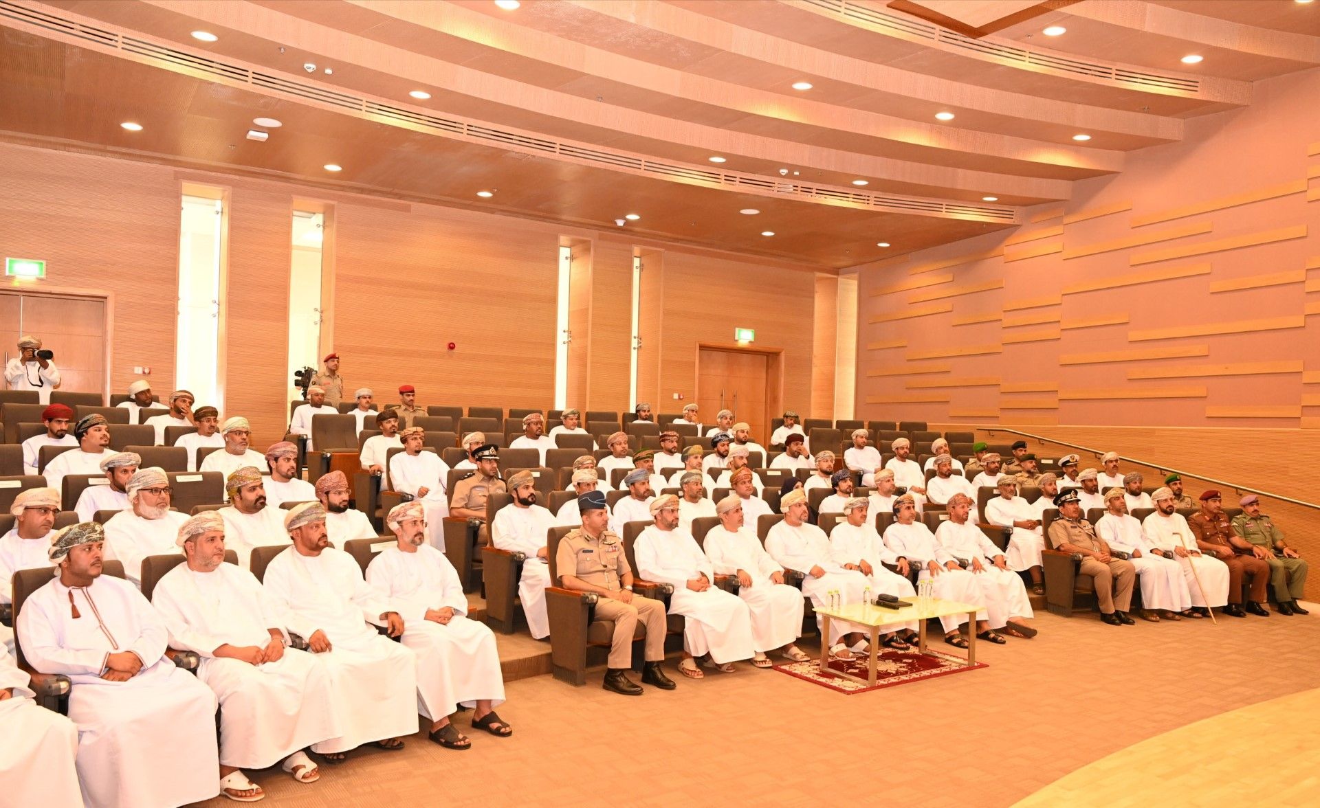 مكتب محافظ ظفار ينظم حلقة عمل توعوية حول الأمن الإلكتروني