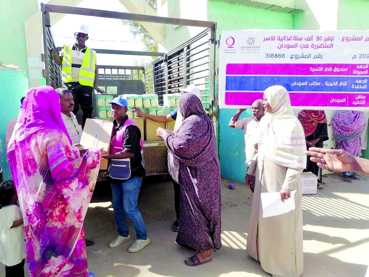 نازحات بسبب الحرب في السودان يُشِدنَ بالمساعدات القطرية