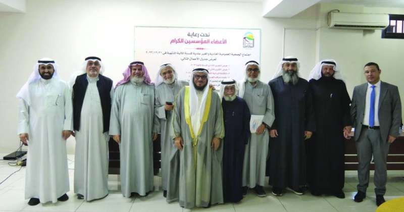 مندني وعدد من المشاركين في المؤتمر
